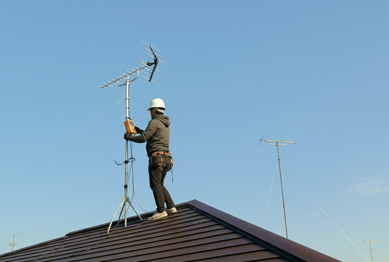 アンテナを設置している写真